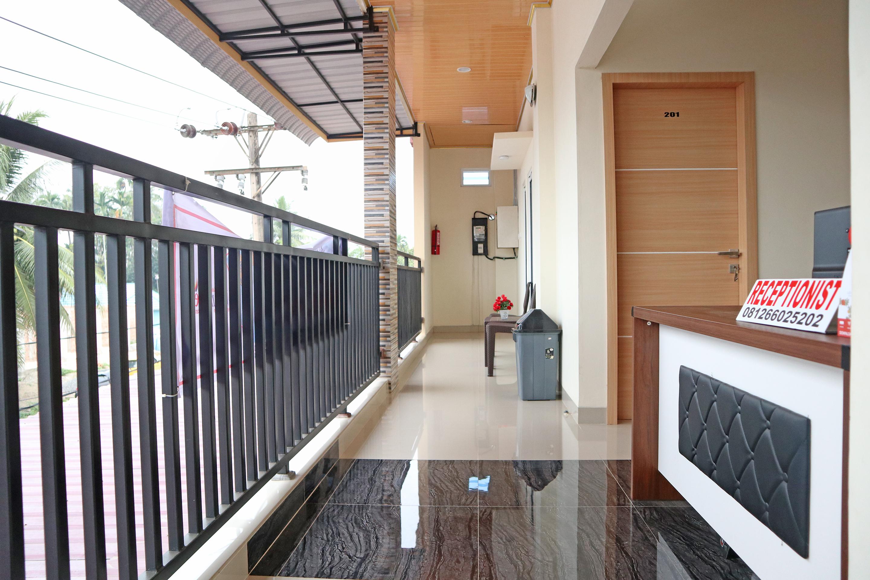 RedDoorz Syariah near Minangkabau International Aiport Hotel Padang  Bagian luar foto