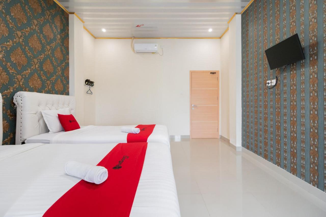 RedDoorz Syariah near Minangkabau International Aiport Hotel Padang  Bagian luar foto