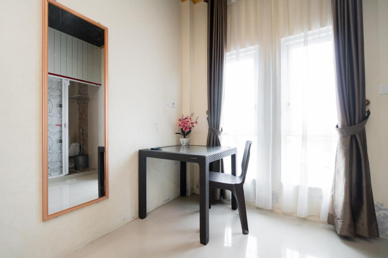 RedDoorz Syariah near Minangkabau International Aiport Hotel Padang  Bagian luar foto
