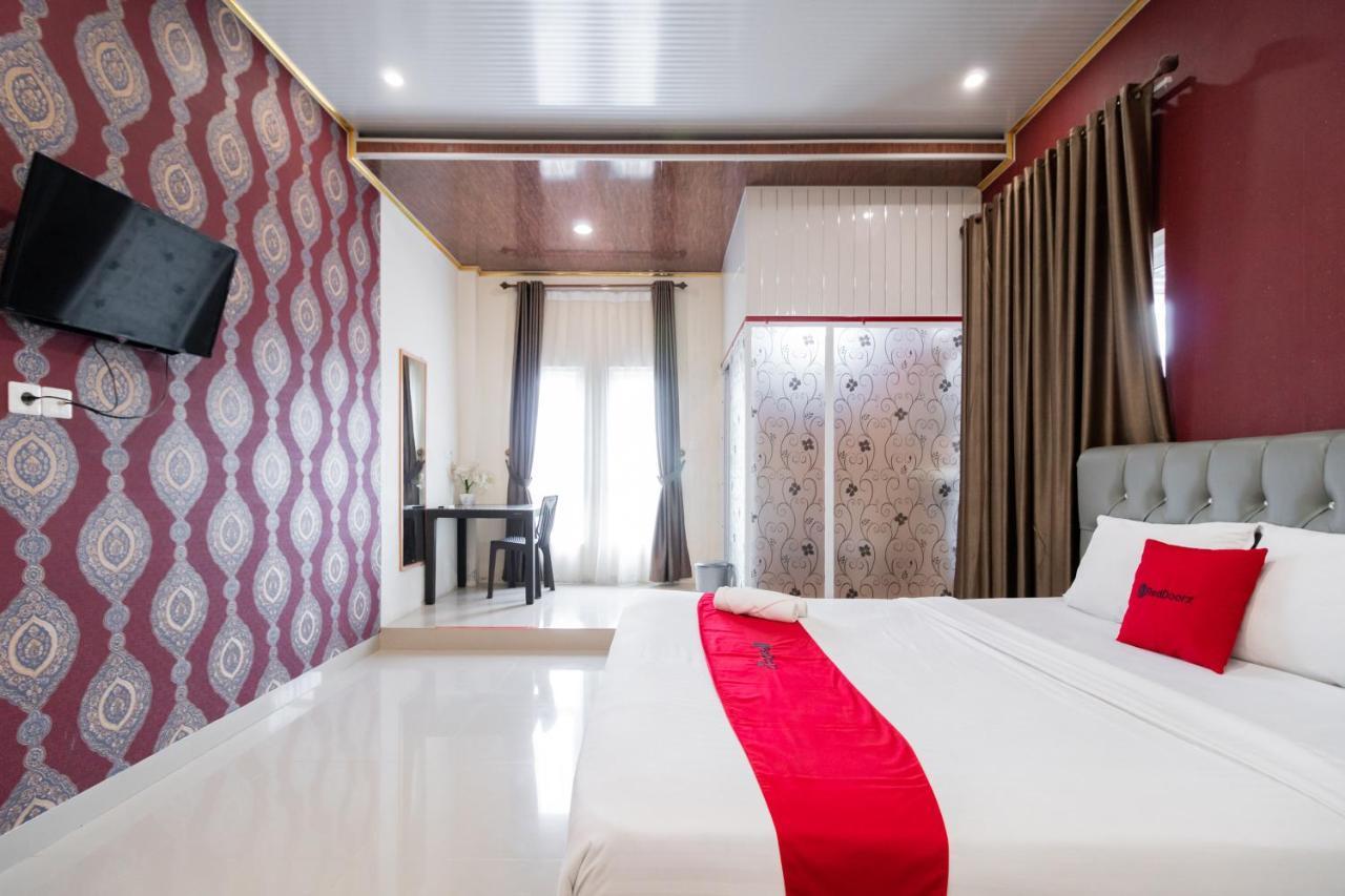 RedDoorz Syariah near Minangkabau International Aiport Hotel Padang  Bagian luar foto