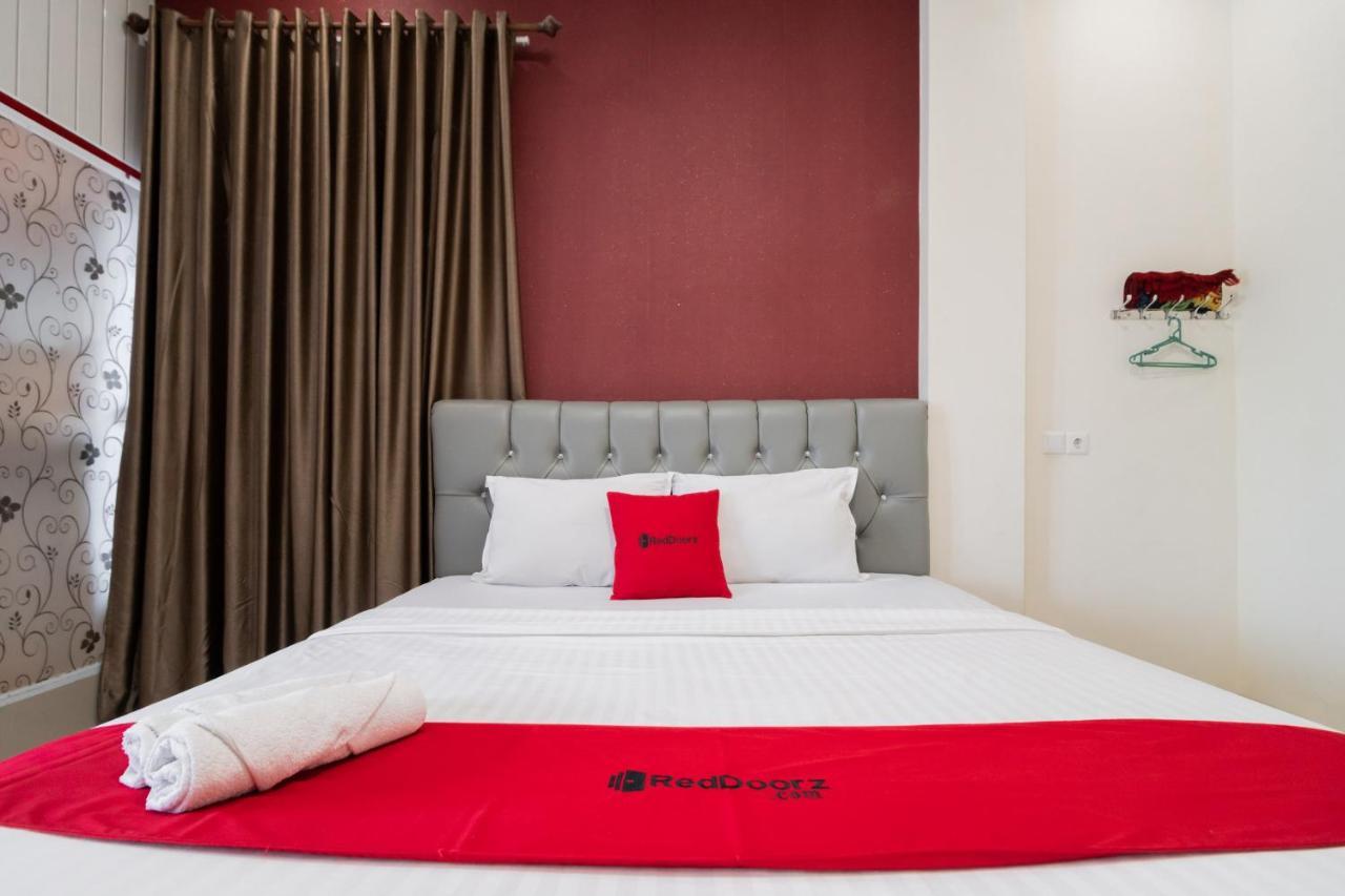 RedDoorz Syariah near Minangkabau International Aiport Hotel Padang  Bagian luar foto