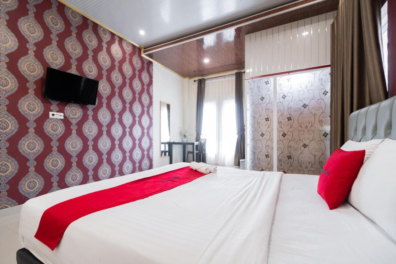 RedDoorz Syariah near Minangkabau International Aiport Hotel Padang  Bagian luar foto